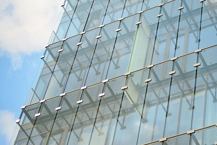 What are the glass curtains: what is special in them